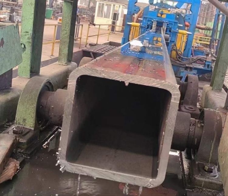 חתך מבני חלול ASTM A500